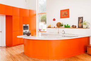 رنگ نارنجی در آشپزخانه