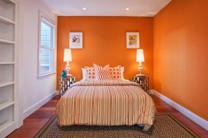 رنگ نارنجی برای اتاق خواب