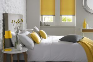 رنگ طوسی و زرد در اتاق خواب