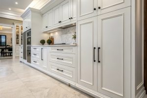 کابینت مدرن با رنگ سفید